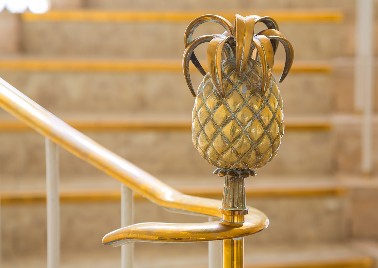 fruchthof-bremen-treppe-ananas